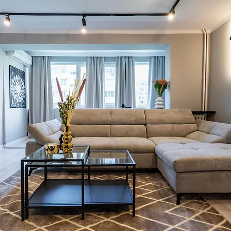 Contemporary Comfort: Spacious 2br In Vibrant East * Bucharest