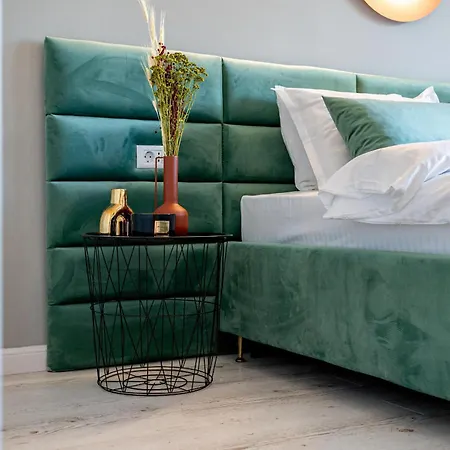 Contemporary Comfort: Spacious 2br In Vibrant East