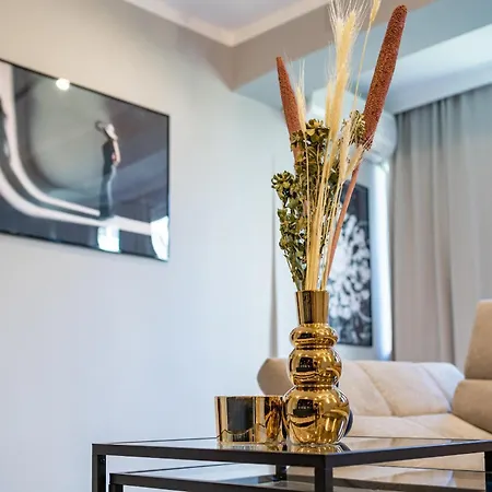 Apartment Contemporary Comfort: Spacious 2br In Vibrant East