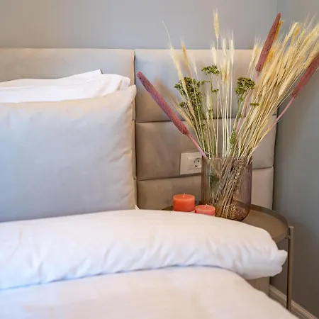 Contemporary Comfort: Spacious 2br In Vibrant East Apartment Bucharest