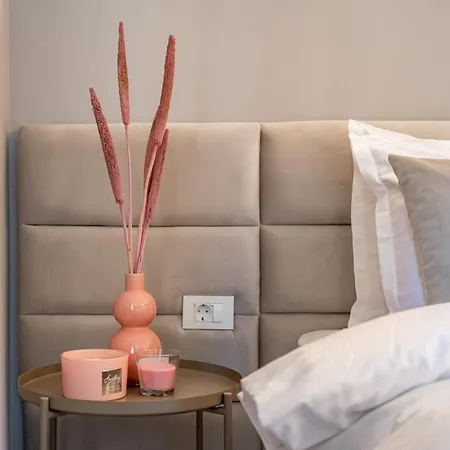 Contemporary Comfort: Spacious 2br In Vibrant East Apartment *