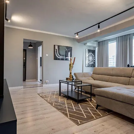 Contemporary Comfort: Spacious 2br In Vibrant East Apartment Bucharest